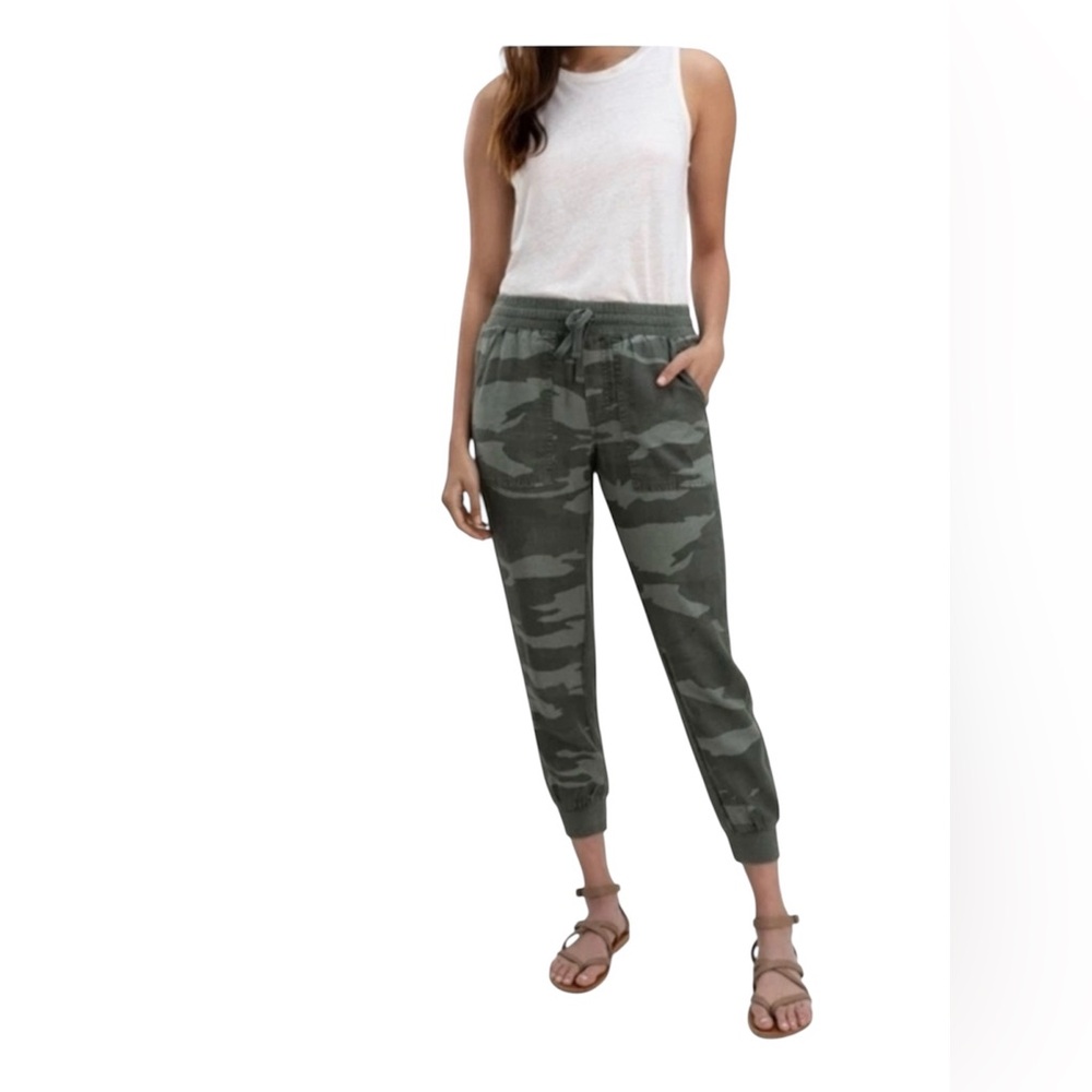 Splendid Green Camo Jogger Pants Size‎ Medium